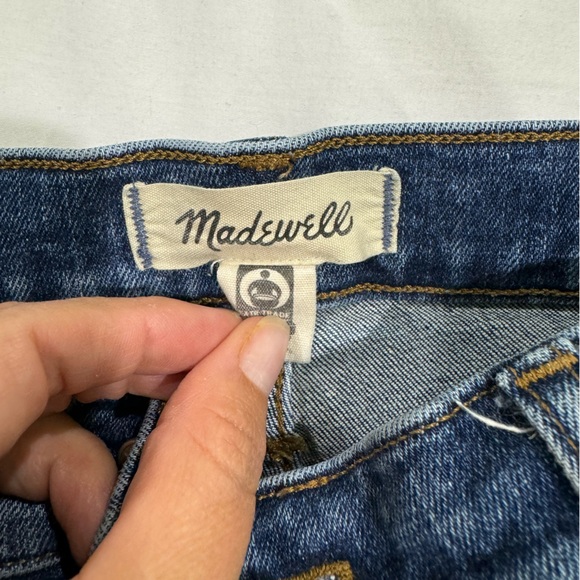 MADEWELL Mid-Rise Kick Out Crop - Picture 3 of 7